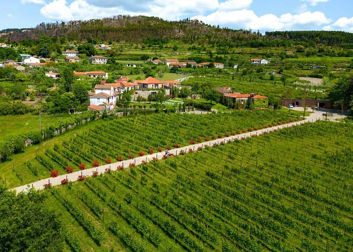 Lavandeira Douro Nature & Wellness בית חווה